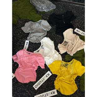 2026春季新款纯欲V领蕾丝拼接短袖T恤露背透视打底衫上衣女潮