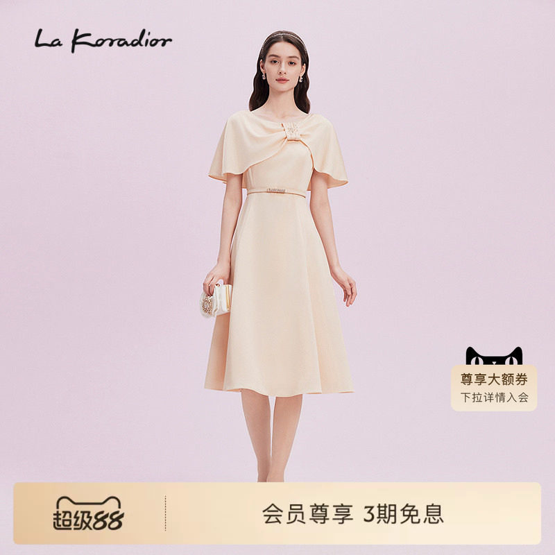 【进口三醋酸】La Koradior拉珂蒂2025商场同款斗篷式礼服连衣裙图片