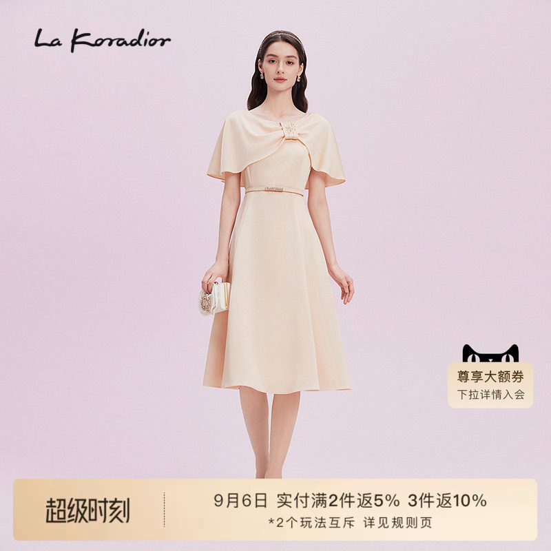 【进口三醋酸】La Koradior拉珂蒂2025商场同款斗篷式礼服连衣裙图片