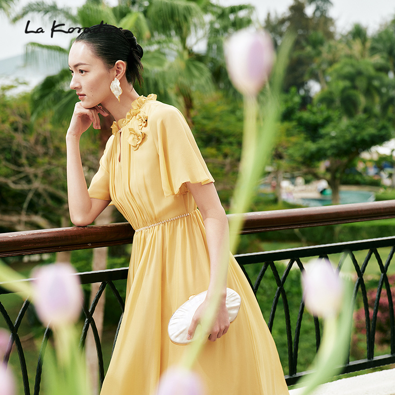 Lakoradior拉珂蒂简约夏季新款100桑蚕丝丝绸真丝淡橙色连衣裙女