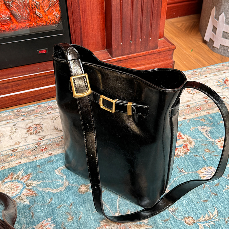 Lo*uvre水桶包大容量小众