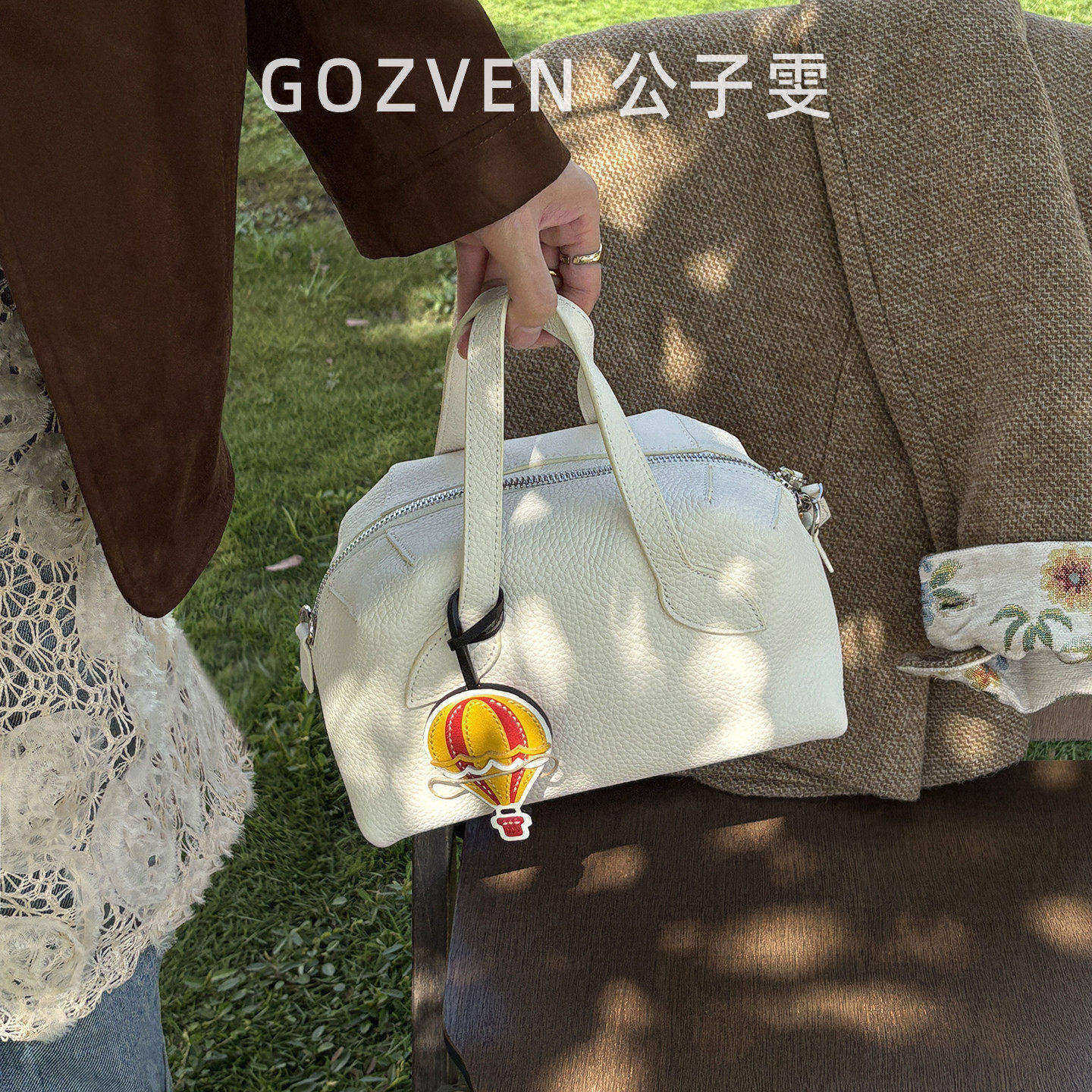 【公子雯】波士顿包女2025新款白小众头层牛皮手提单肩斜挎枕头包