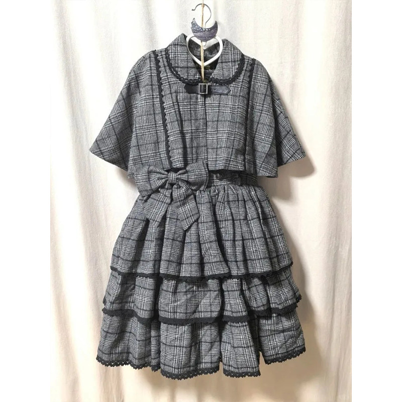 日系复古学院套装秋冬新款娃娃领格纹斗篷双排扣系带连衣裙两件套
