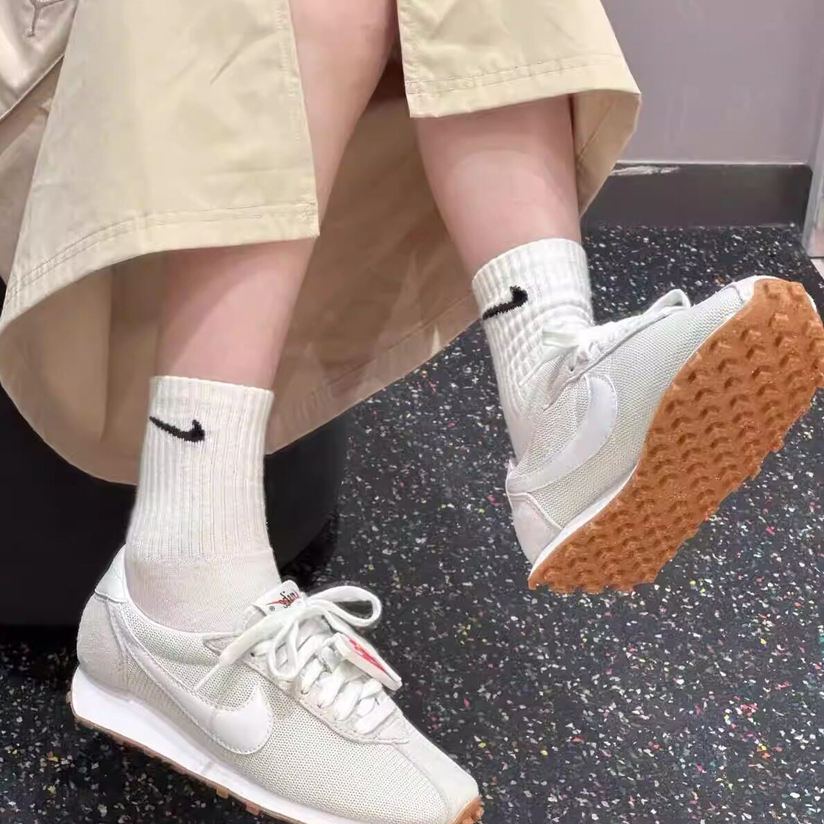 Nike耐克女子户外轻盈低帮华夫底阿甘休闲鞋HF3227-600-0IM6692