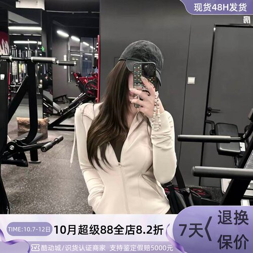 Adidas/阿迪达斯女保暖条纹夹克