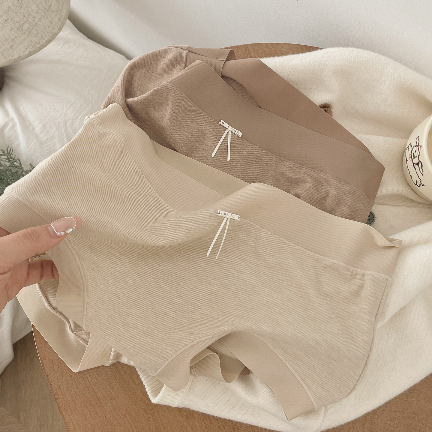 轻奢高定简约大板型！无痕中高腰内裤女舒适大包臀不夹PP桑蚕丝档