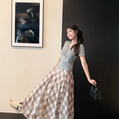 aassss 半身裙女高级感垂感飘逸浅咖格纹长裙新款温柔风显瘦A字裙