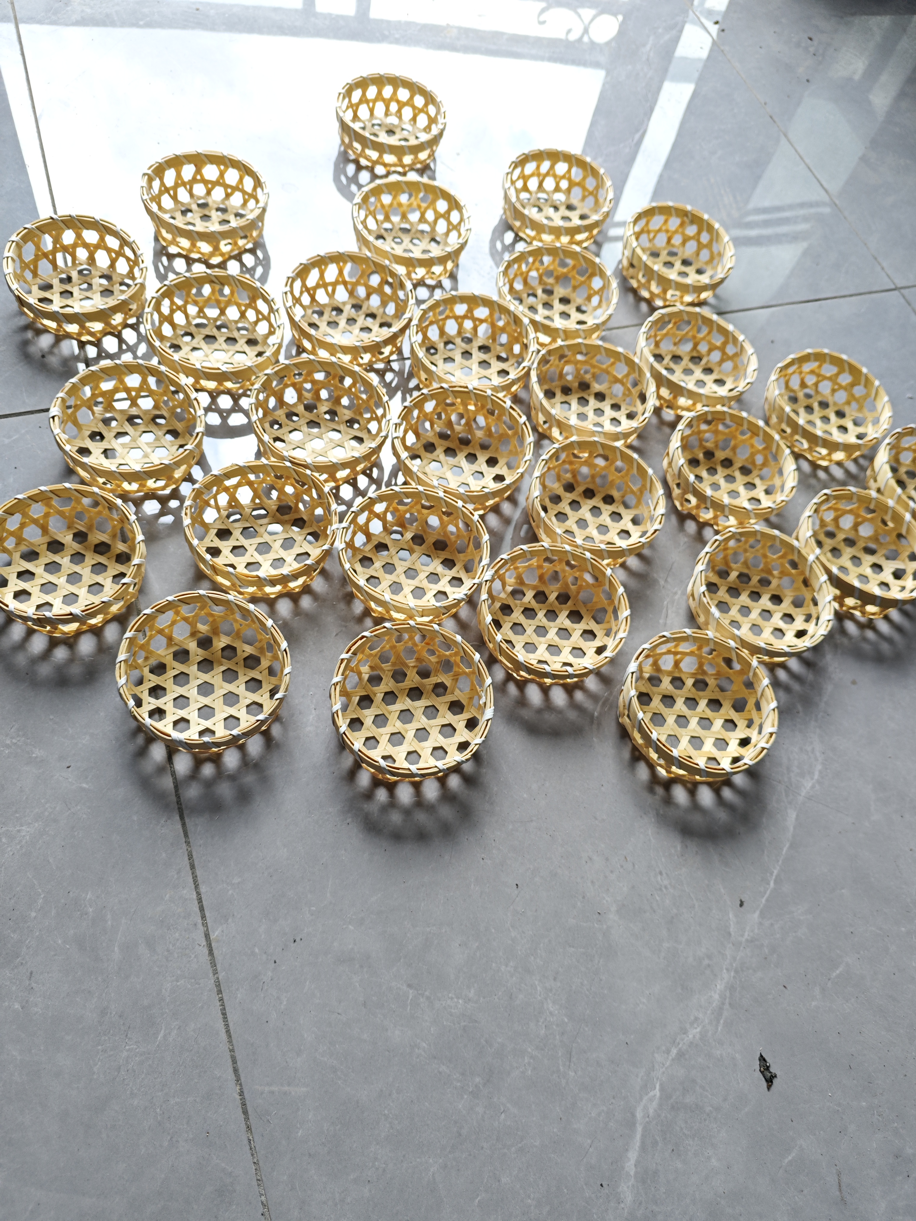 手工竹编制品圆形竹筐幼儿园手工编织家用馒头迷你小篮子簸箕篮子