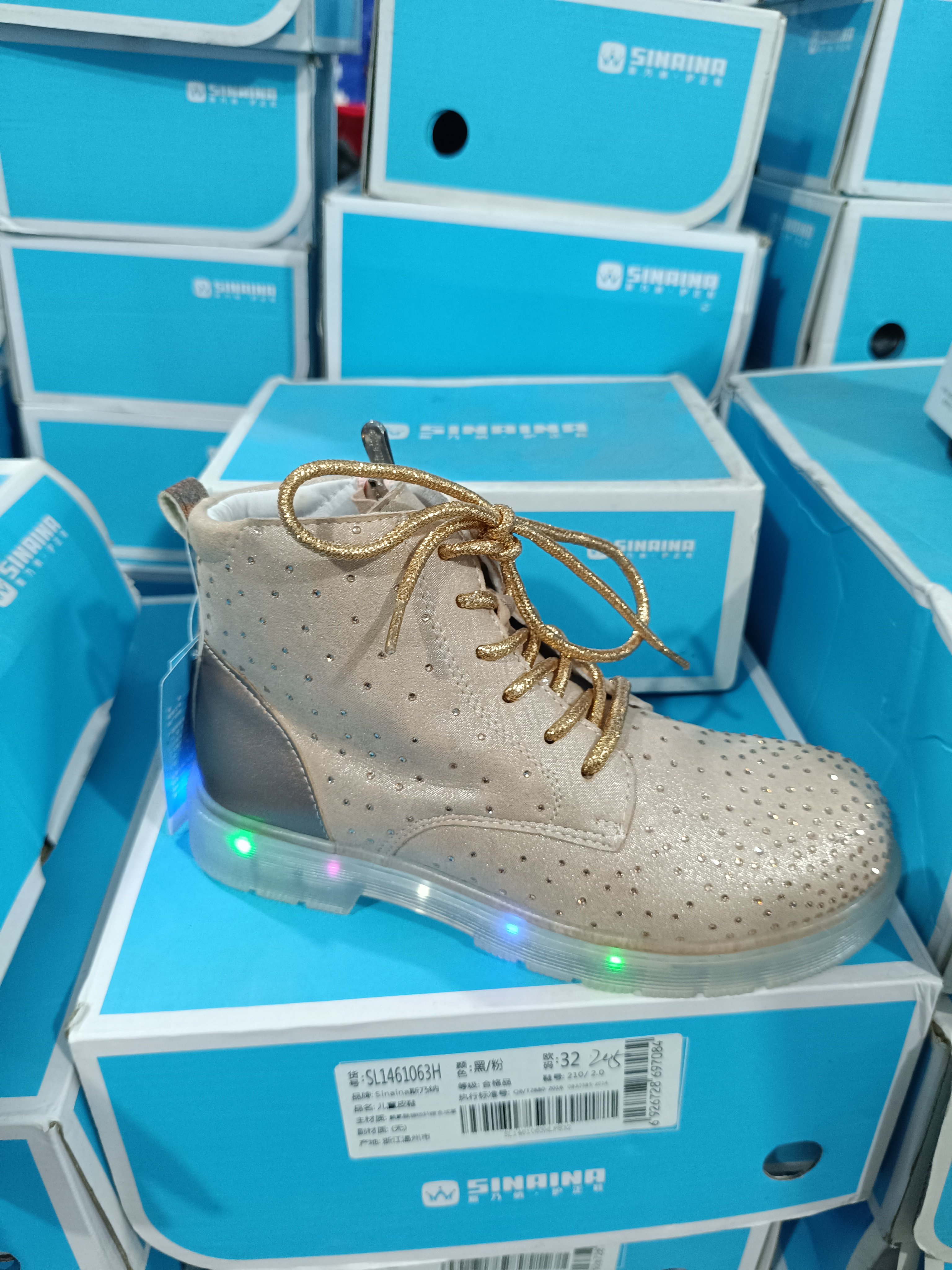 品牌斯乃纳断码童鞋女童秋冬款单靴休闲鞋透气运动鞋中大童马丁靴