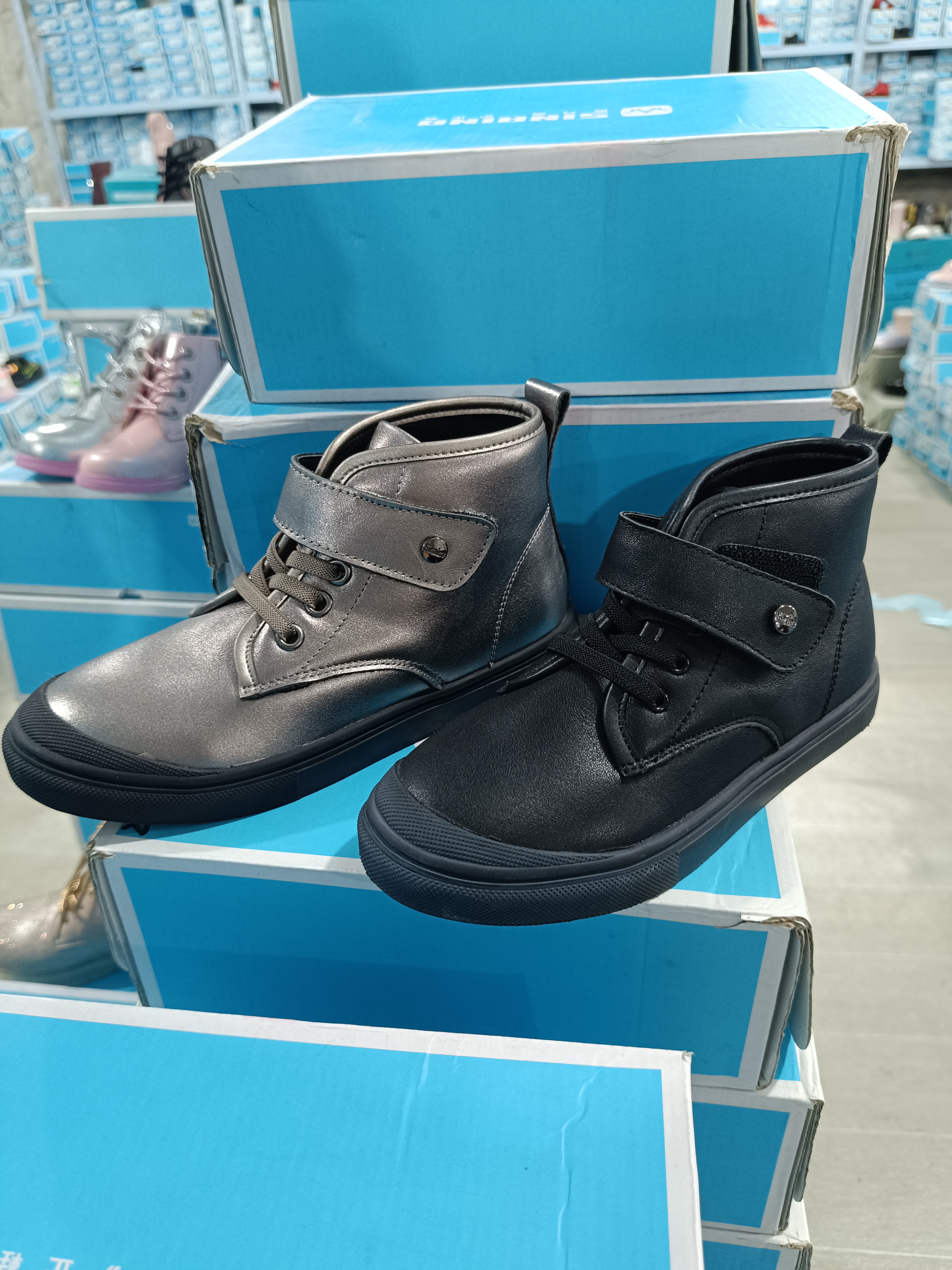 斯乃纳撤柜男女童秋冬款加绒靴休闲鞋中大童短靴薄绒休闲真皮皮鞋