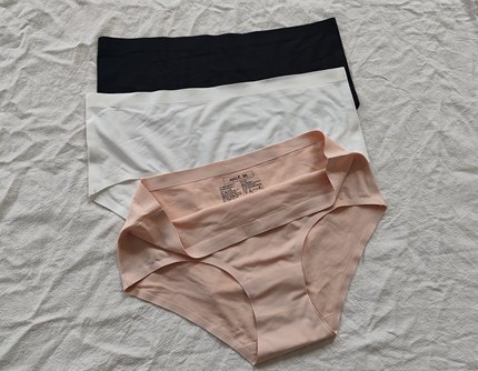 D24-02女式薄款无痕隐形冰丝出口日韩韩国外单内裤三角底裤中低腰