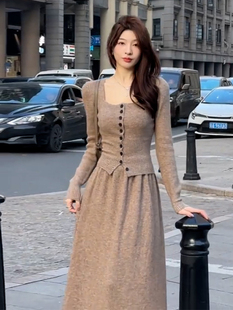 新款 法式 女秋冬季 气质高级感开衫 赫本风方领针织衫 上衣长裙两件套
