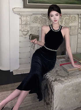 张章章法式名媛高级性感挂脖露背年会生日裙无袖黑色丝绒连衣裙女