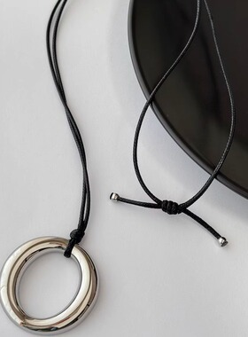 MAGICBOXACC欧美简约设计O形几何圆环吊坠项链黑绳可调节毛衣链女