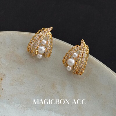 法式轻奢镂空蕾丝珍珠耳钉