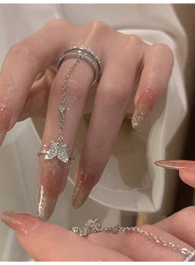冷淡风时尚高级连体戒指女小众设计感一体式轻奢蝴蝶链条带双指环
