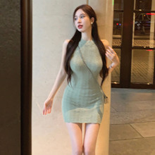 纯欲挂脖针织连衣裙女夏季气质绿色辣妹包臀短裙修身收腰a字裙子