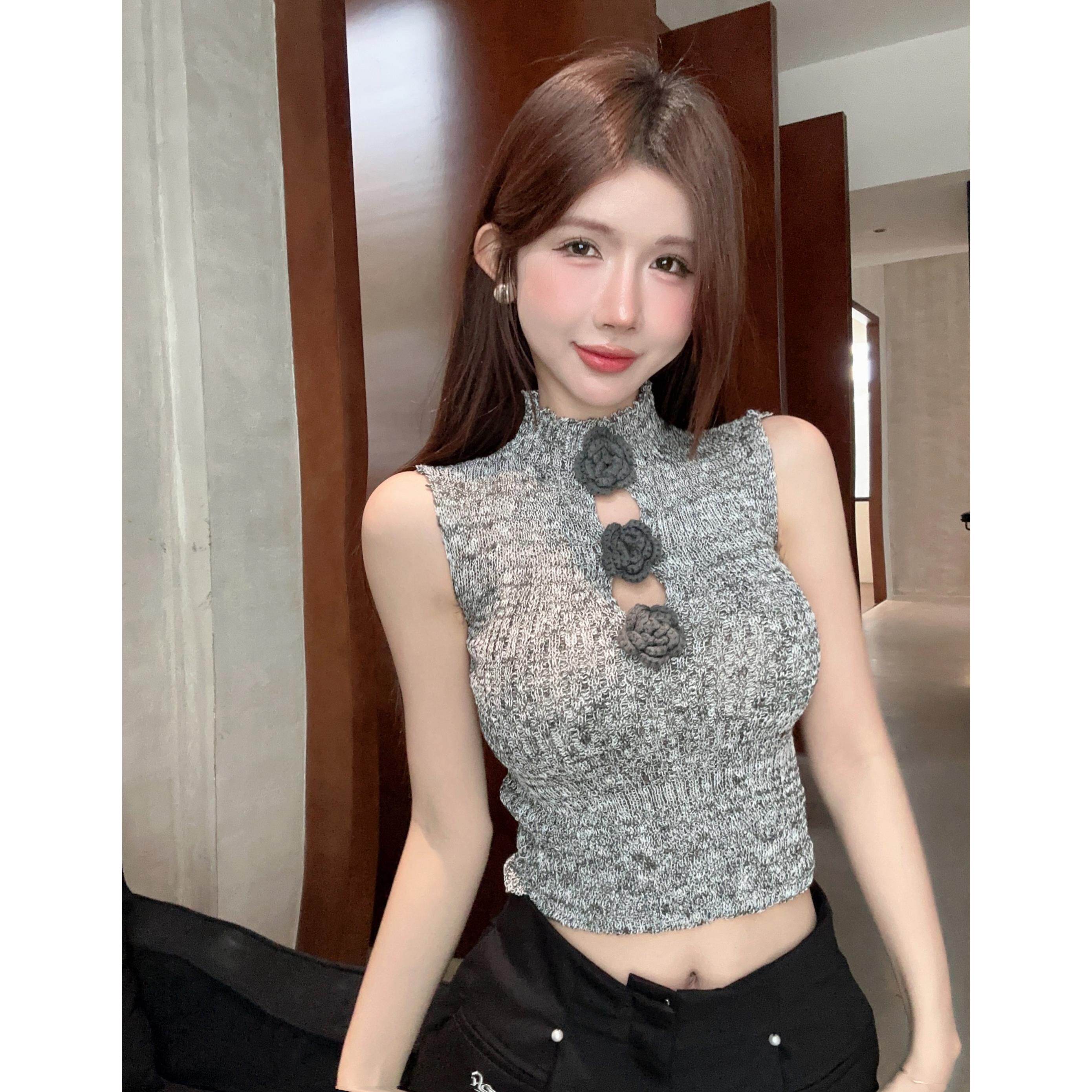 立体花朵镂空无袖针织背心女装夏季辣妹小众灰色修身短款外穿上衣
