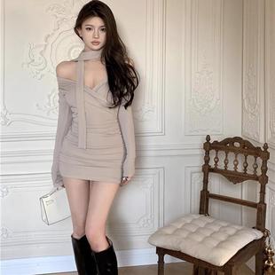 法式纯欲长袖修身针织连衣裙子女收腰气质设计感辣妹包臀短裙秋季