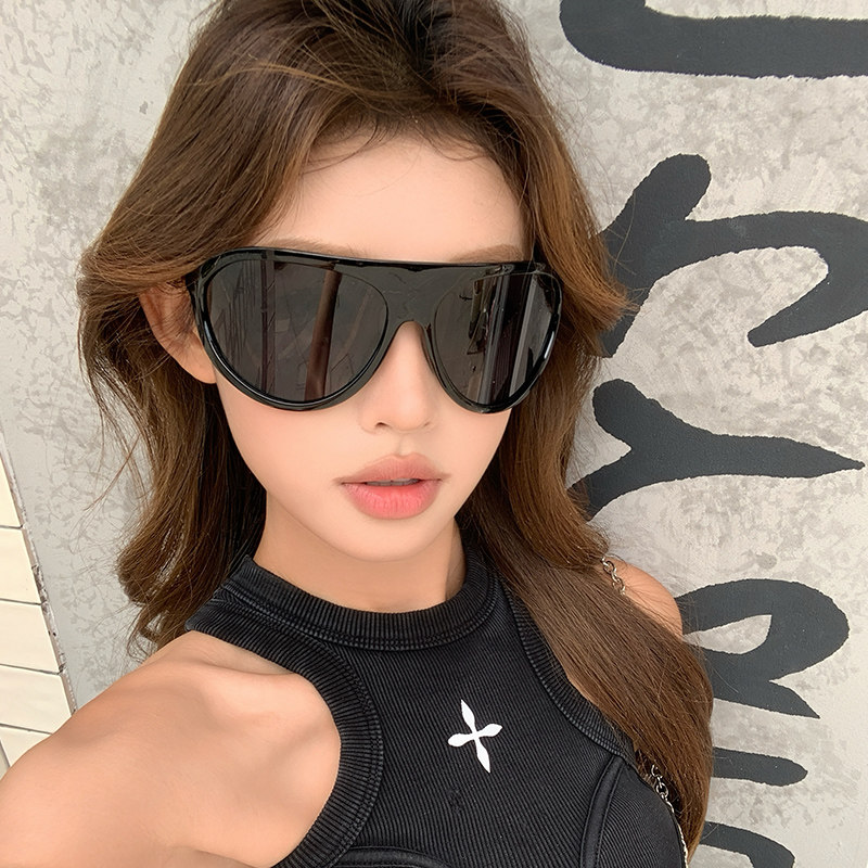 新款骑行防风大框墨镜女高级感