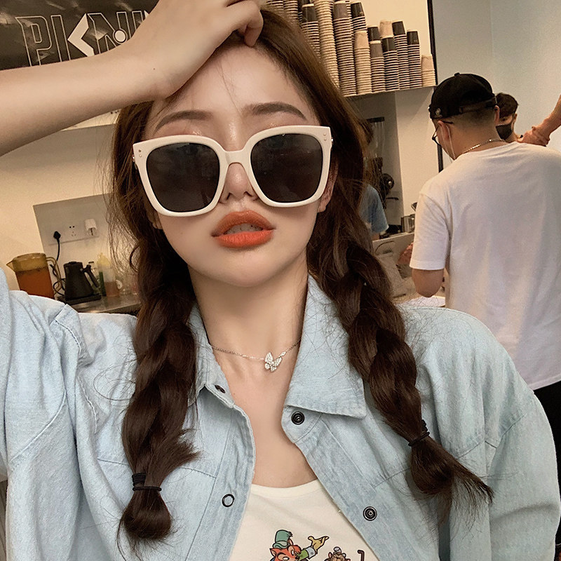 方形大框太阳眼镜女夏防晒时尚潮拍网红ins圆脸显瘦遮阳白色墨镜