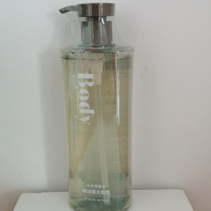 桑芙兰玻尿酸锁水份保湿精油香水沐浴露540g泡沫丰富清洁四季通用