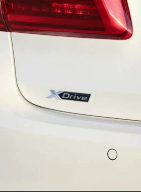 新款宝马XDrive车标尾标