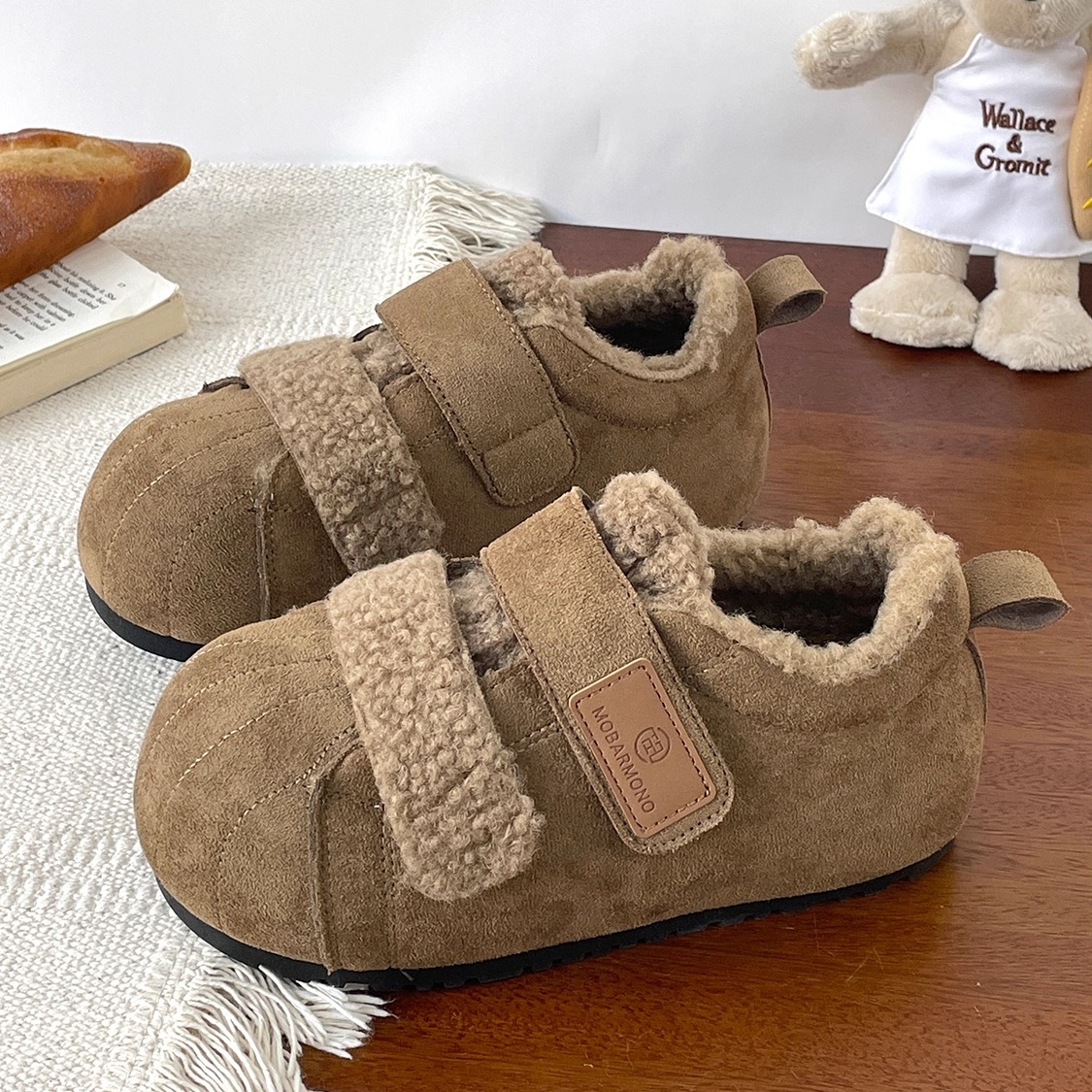 卡皮巴拉加绒勃肯鞋女冬季保暖棉鞋魔术贴厚底雪地靴毛绒大头鞋