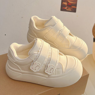 厚底小白鞋女2026新款百搭奶呼呼魔术贴面包鞋女配裙子可爱休闲鞋