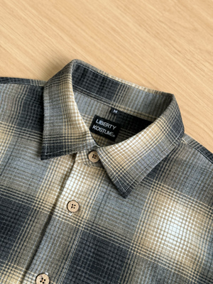 LibertyKostume尖领长袖