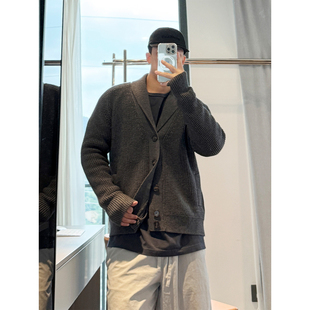 粗棒针麻灰色毛衣男 羊绒羊毛混纺华夫格针织青果领开衫 END HOMME