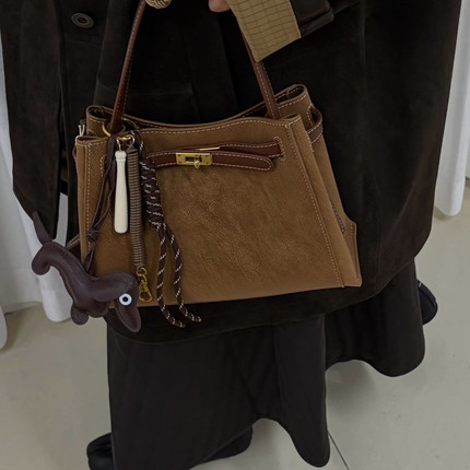 SOLO'S ACC-百搭单肩斜挎包手提包(配有挂件,有长带)340