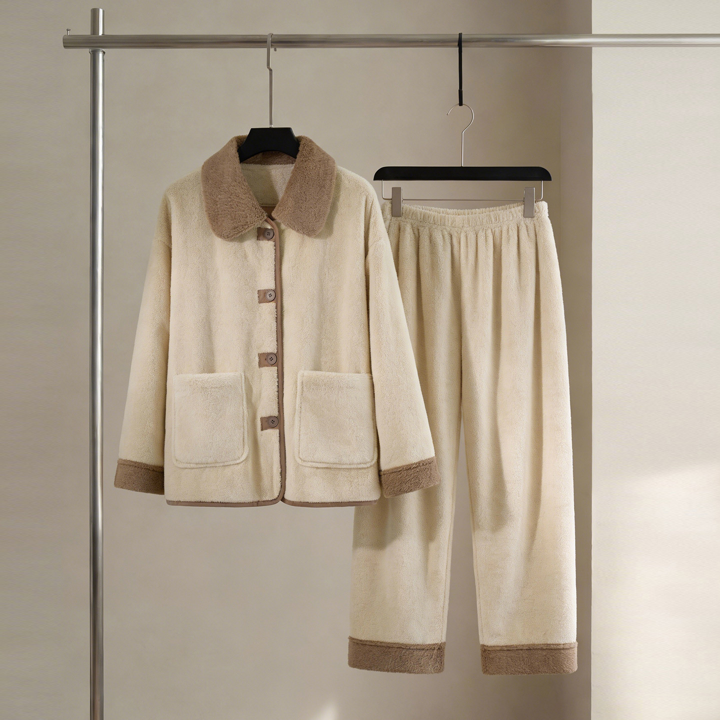 品牌睡衣女款冬季珊瑚绒双层加厚妈妈冬天高品质中老年人外套套装