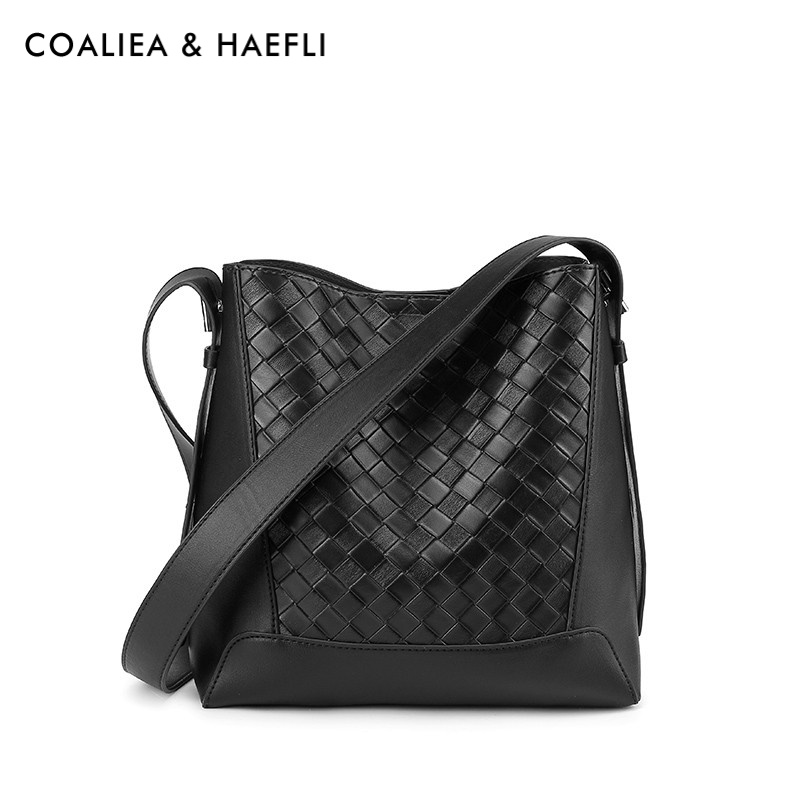 官网COALIEA&KAEFLI编织水桶包女