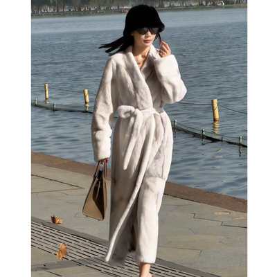 长款白色系带毛绒皮毛一体外套女