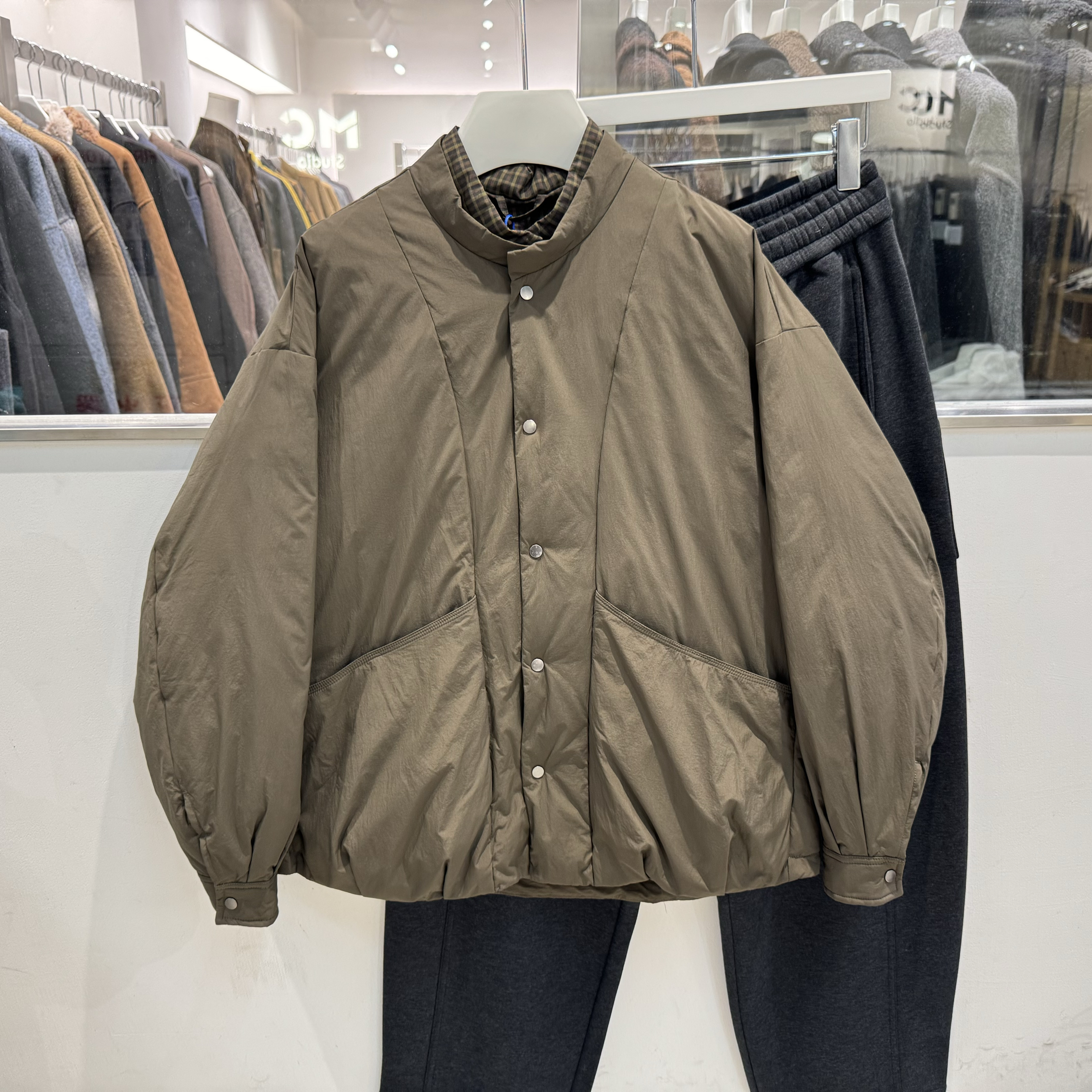 2025冬季美式复古简约立领假两件羽绒服青年时尚宽松90白鸭绒外套