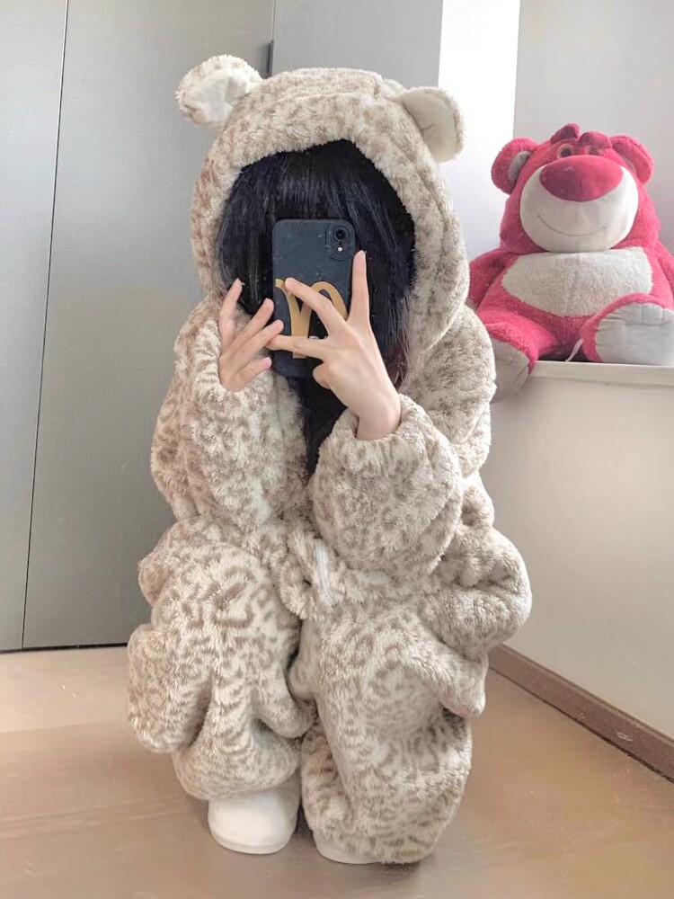 CUTE LEOPARD PRINT ONE-PIECE CORAL VELVET PAJAMAS WOMENS WINTER 2024 NEW HOODED PLUS SIZE LOUNGEWEAR TO WEAR OUTSIDE WINTER