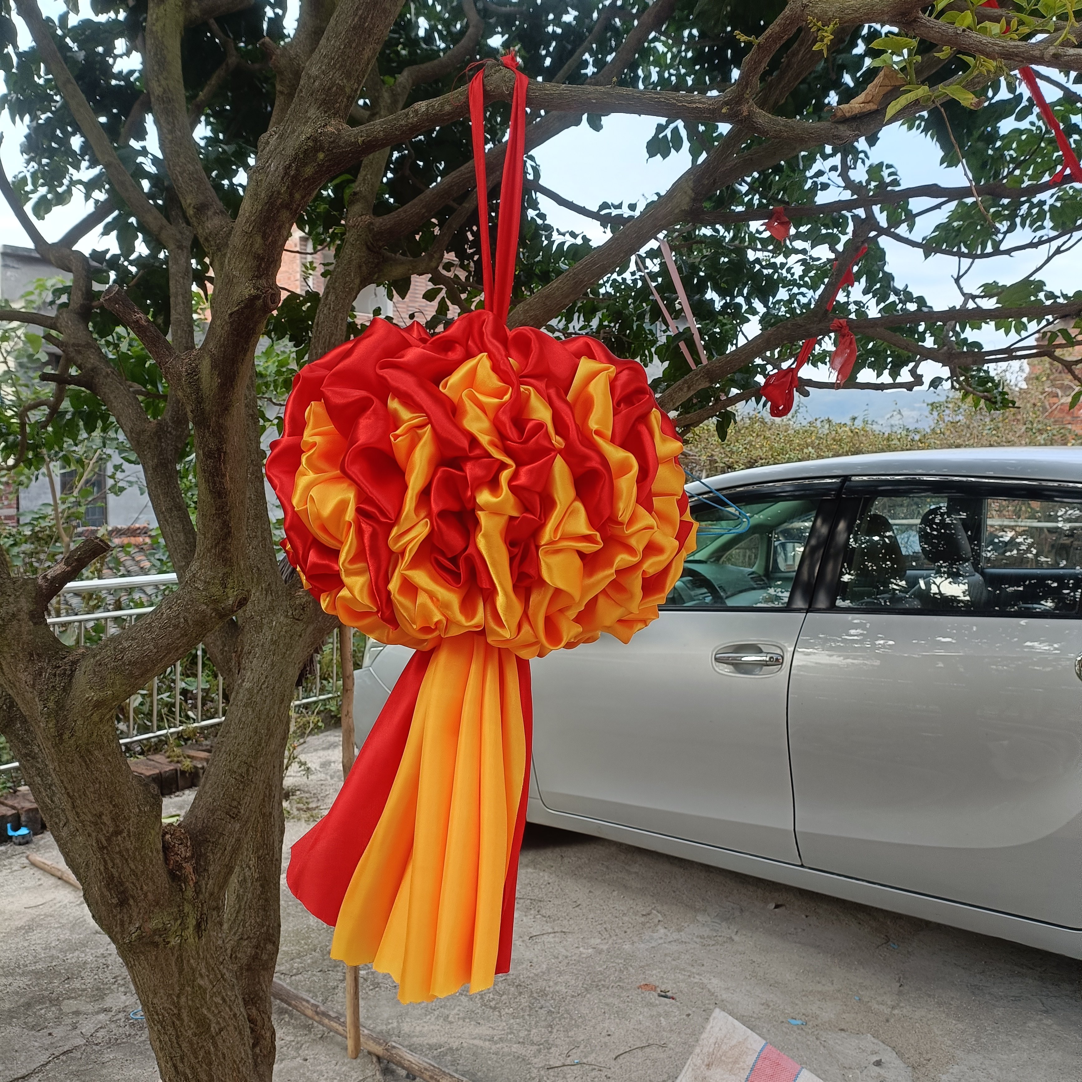 大红花球亮面绸缎灯笼绣球红黄红绿喜庆活动场景装饰新年布置花球