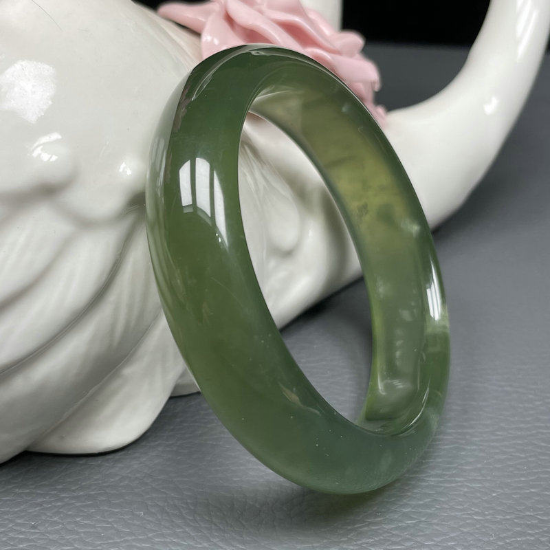 天然加宽加厚菠菜绿岫玉手镯墨玉色蛇纹石玉镯子宽版轮胎平安镯