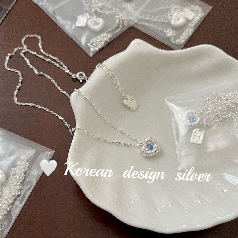 韩国东大门小众设计饰品S925纯银竖条纹爱心凹面蓝锆石珠珠项链女