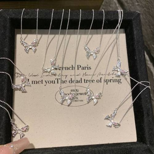 少女感蝴蝶小众设计褶皱粉钻高冰玉髓项链S925纯银甜美蝴蝶锁骨链