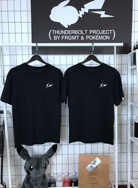 Fragment Design 藤原浩 x 皮卡丘口袋怪兽联名水洗 瓶装 短袖T恤