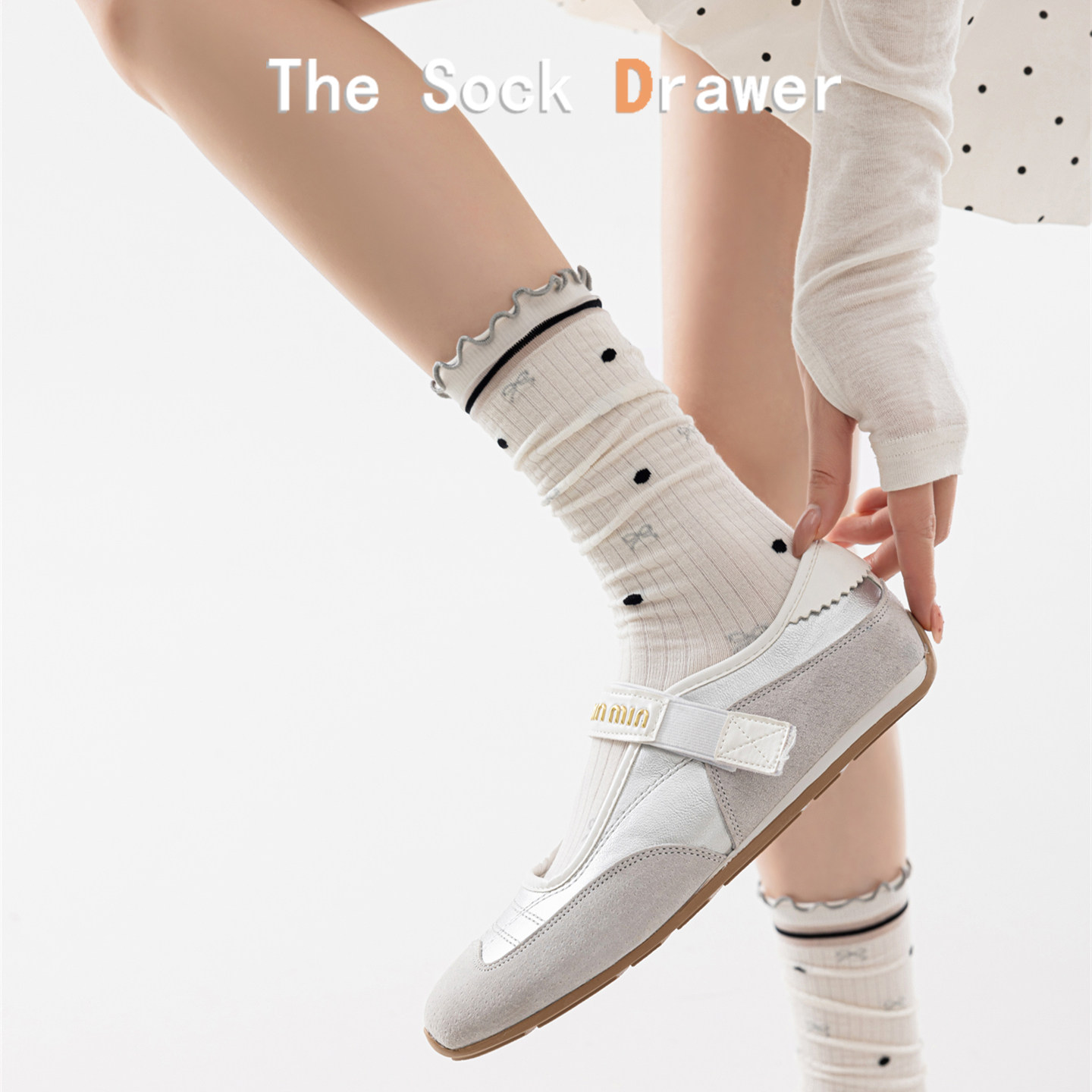 桑蚕丝花边中筒袜女夏季薄款miu系蝴蝶结圆点无骨堆堆袜配德训鞋