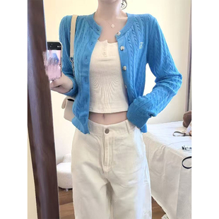 韩版氛围感洋气气质显瘦长袖圆领别致刺绣蓝色短款针织开衫毛衣女