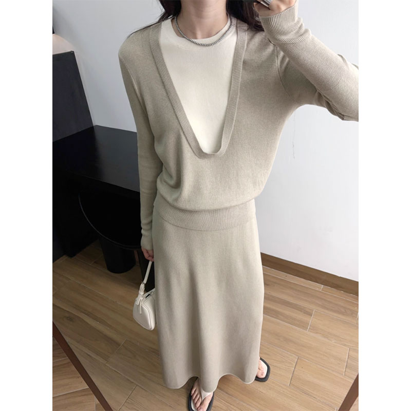 圆领撞色拼接假两件软糯针织衫女