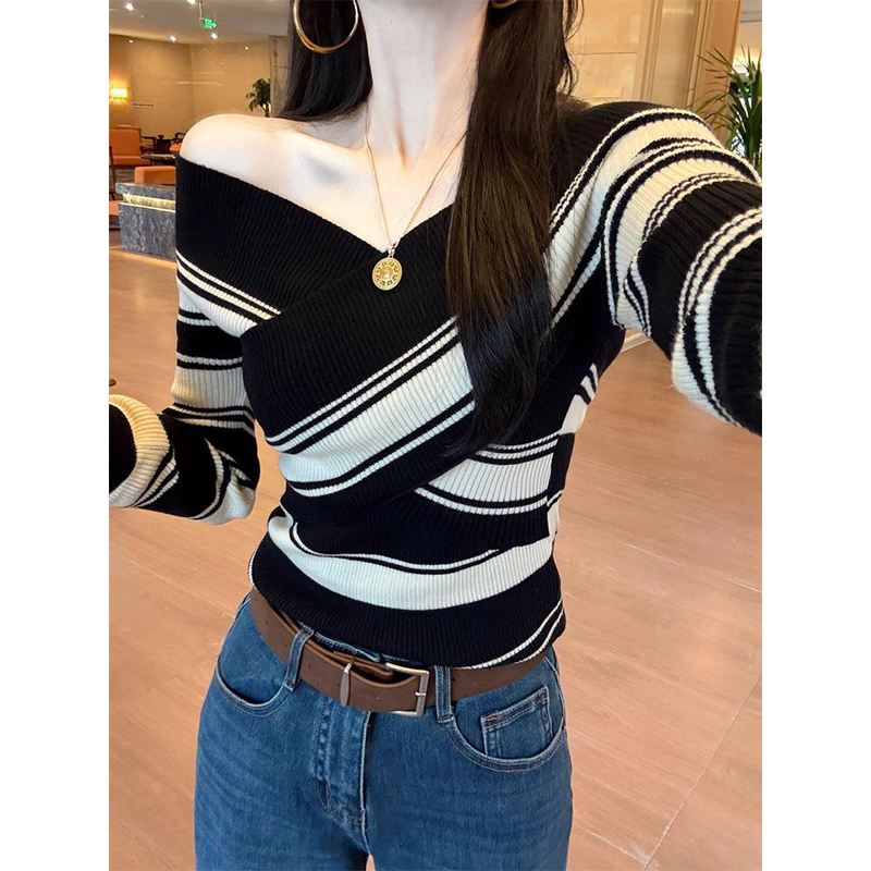 长袖交叉V领条纹针织衫打底衫女