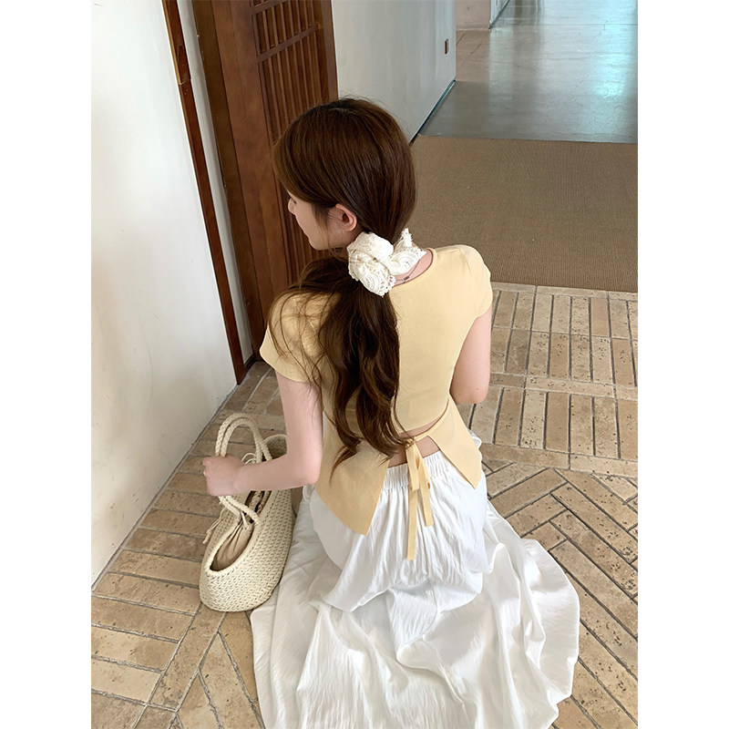 松弛感洋气气质纯色收腰显瘦短袖方领别致露背绑带针织T恤上衣女