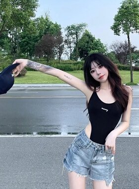 欧美性感露腰字母吊带背心女
