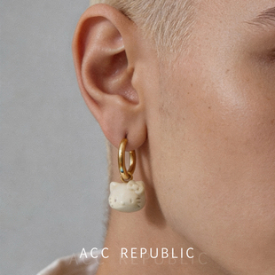 ACCREPUBLIC凯蒂猫KT猫可爱耳环白色金色中性饰品日常甜美设计感