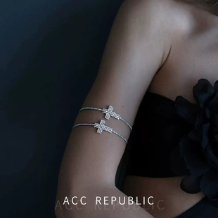 ACC REPUBLIC欧美风十字架镶水钻手链时尚轻奢小众设计高级感臂环